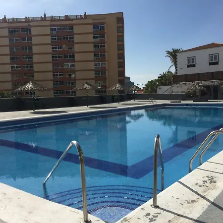 Relax Апартаменты *